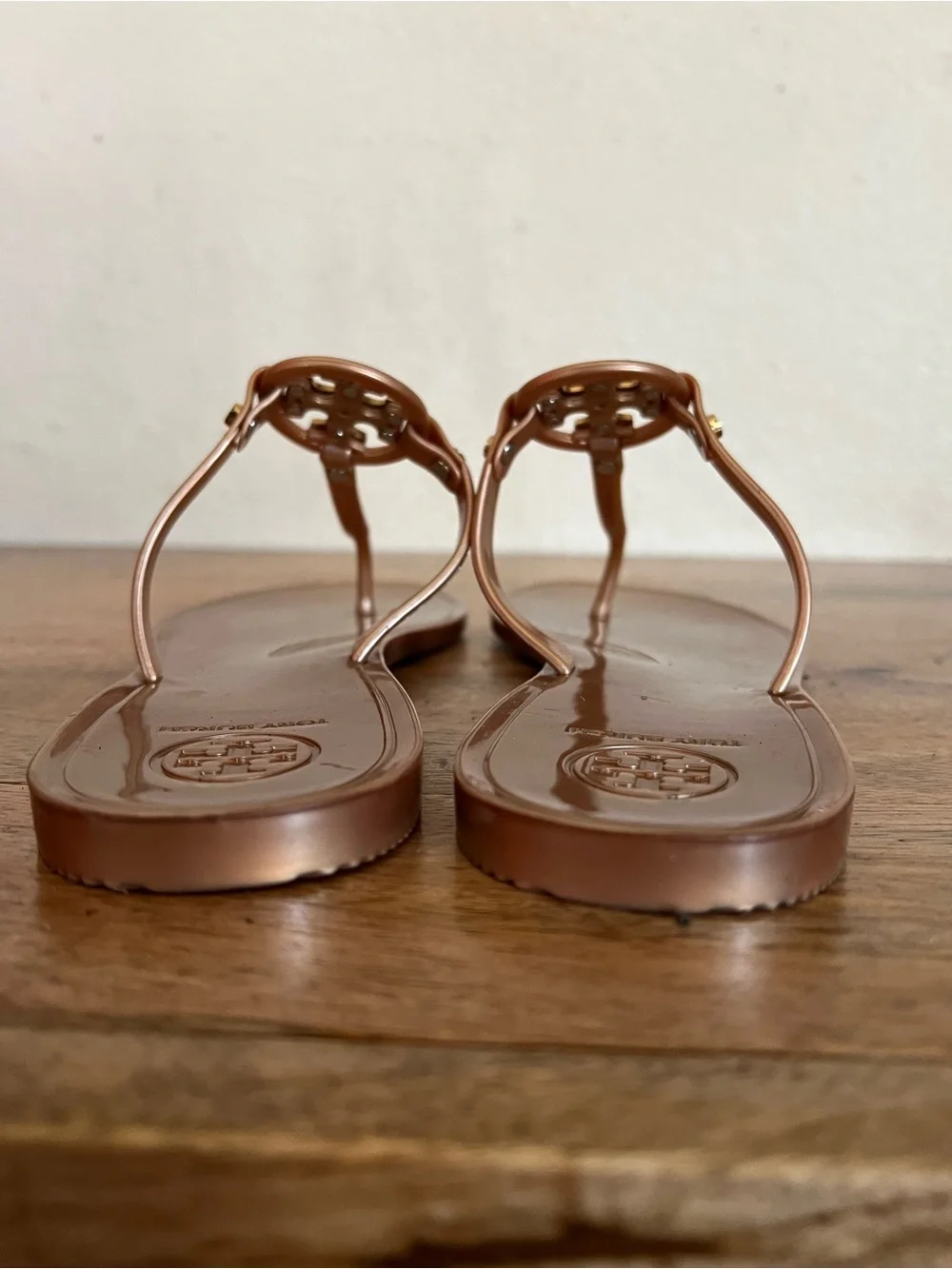 EUC Tory Burch Mini Miller Flat Thong Jelly Sandals Rose Gold Size 7 M